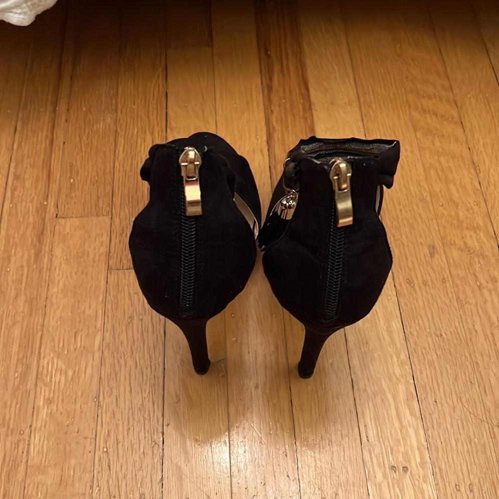 Boutique Vintage Black Tassel Heels - Picture 6 of 14